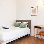 Haussmann 2Br Apt In Le Marais For 6 & 3Mns To Metro