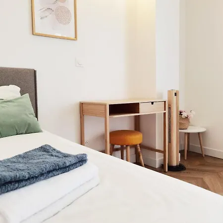 Appartamento Haussmann 2br In Le Marais For 6 & 3mns To Metro *