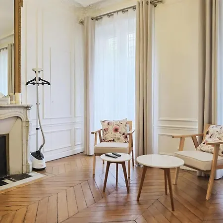 Haussmann 2br In Le Marais For 6 & 3mns To Metro * Parigi